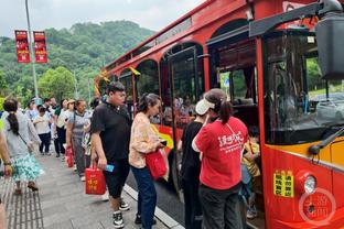 维尼修斯在国家德比前10分钟便打进2球，21世纪以来首人